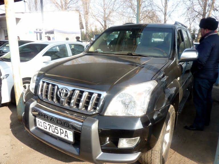 Цены на иномарки на авторынке "Сергели" в январе 2018 - 6 Toyota Prado, год выпуска: 2007; Пробег: 330 000 км.<br /> Цена: 184 500 000 сумов.