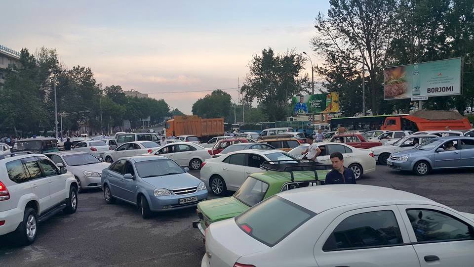 Два штрафа и ходи пешком — МВД планирует ужесточить наказание за нарушение ПДД - 1 Пробка в Ташкенте - затор на перекрестке Чорсу