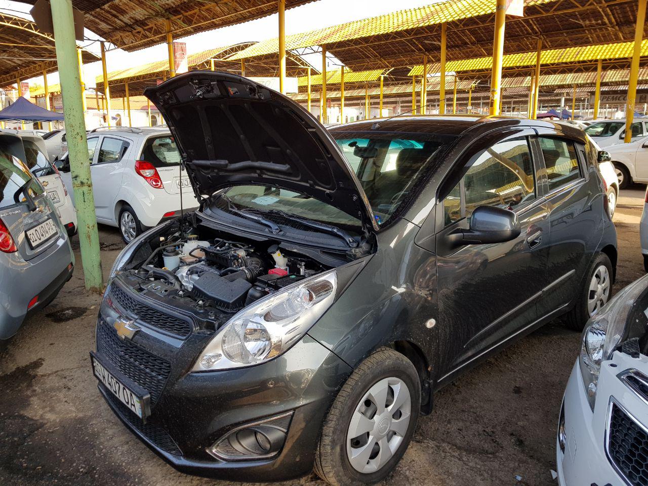 Названы самые продаваемые автомобили в Узбекистане - 1 Chevrolet Spark на авторынке Сергели в Ташкенте