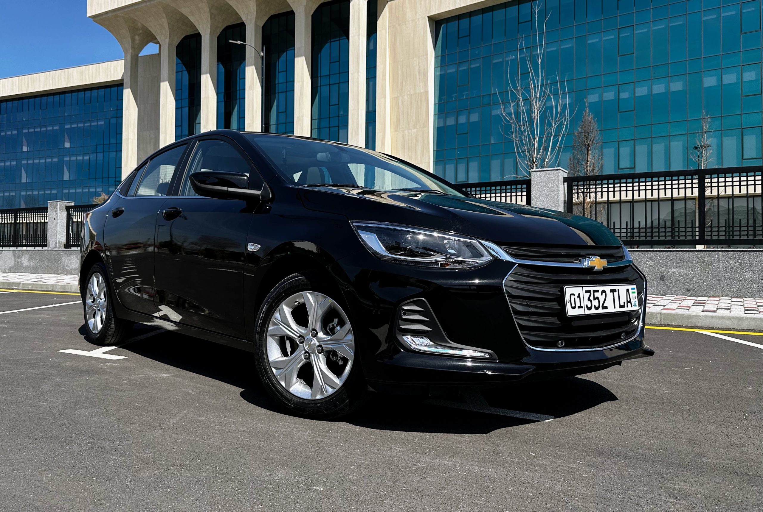 UzAuto Motors запустил новые автокредиты на Tracker, Onix и Damas - 1 Chevrolet Onix Premier 2
