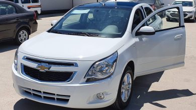 Авторынок Узбекистана пошёл на спад - 11 Chevrolet Cobalt в комплектации Style AT Two-tone на стоянке автосалона в Ташкенте
