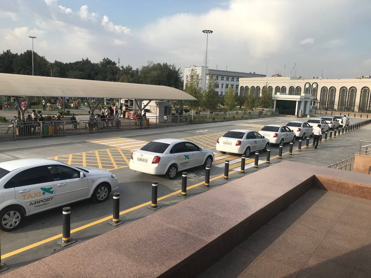 Цены на такси в аэропорту Ташкента - 1 В аэропорту Ташкента появилась официальная служба такси