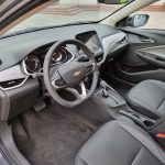 Начинаются продажи Onix Premier - 12 Интерьер салона Chevrolet Onix Premier