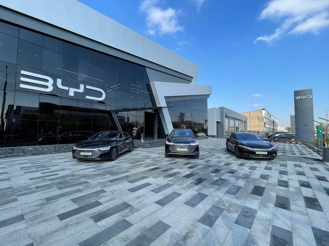 Названы цены BYD в Узбекистане - 1 Дилерский центр BYD в Ташкенте