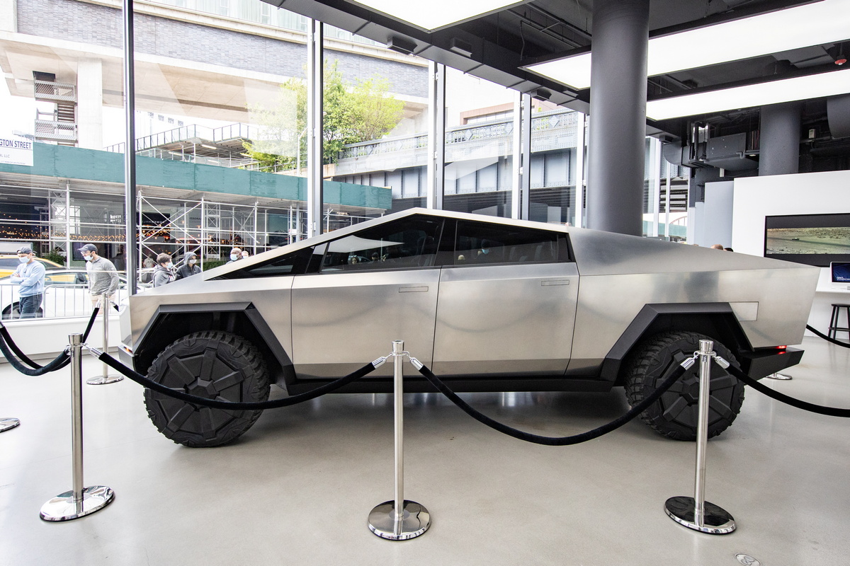Tesla наконец-то начала производство Cybertrack - 1 Tesla наконец-то начала производство Cybertrack - 1