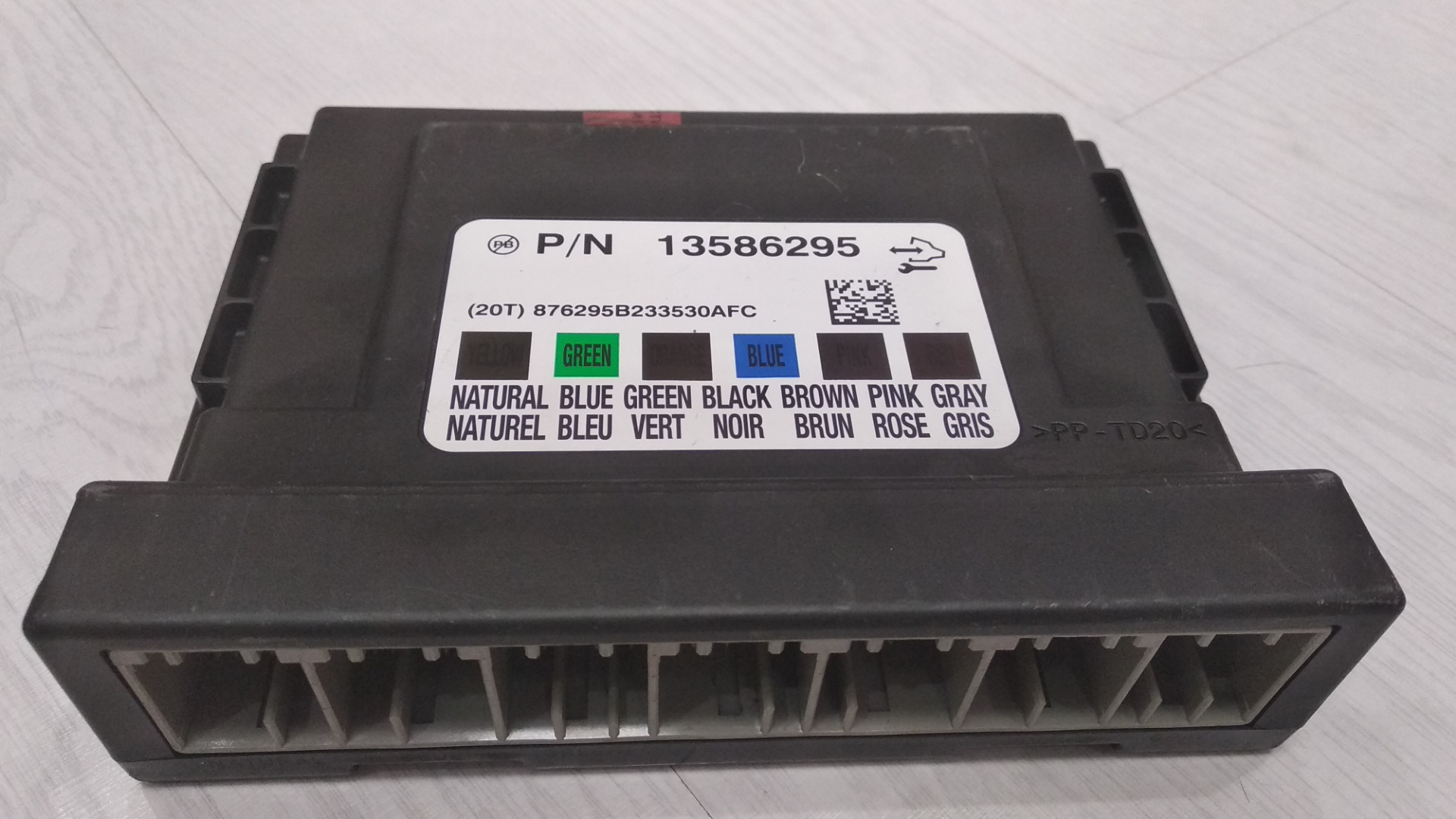 Chevrolet Cobalt — цена, позиции и технические характеристики - 10 BCM (Body Control Module) отвечает за управление электроникой в автомобиле, оборотами двигателя при включенном кондиционере и т.п.
