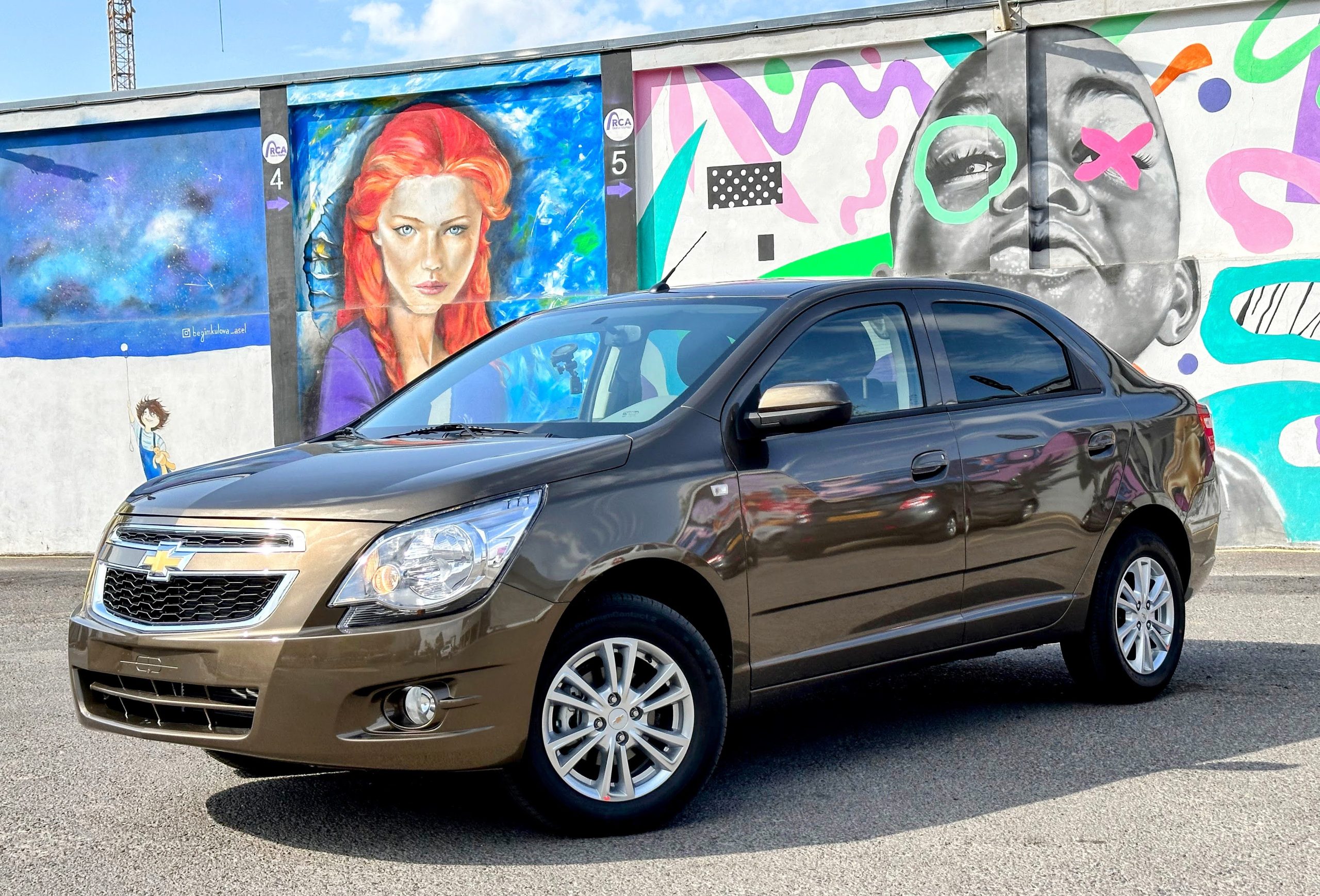 Chevrolet Cobalt — цена, позиции и технические характеристики - 4 с некоторых ракурсов Chevrolet Cobalt смотрится стильно