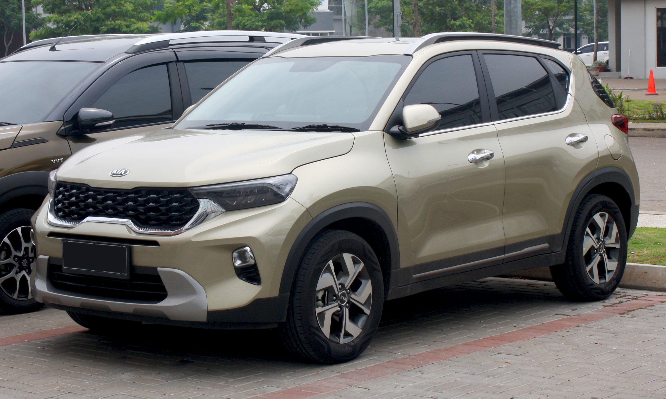 Цены Kia Sonet: дешевле, чем Tracker - 1