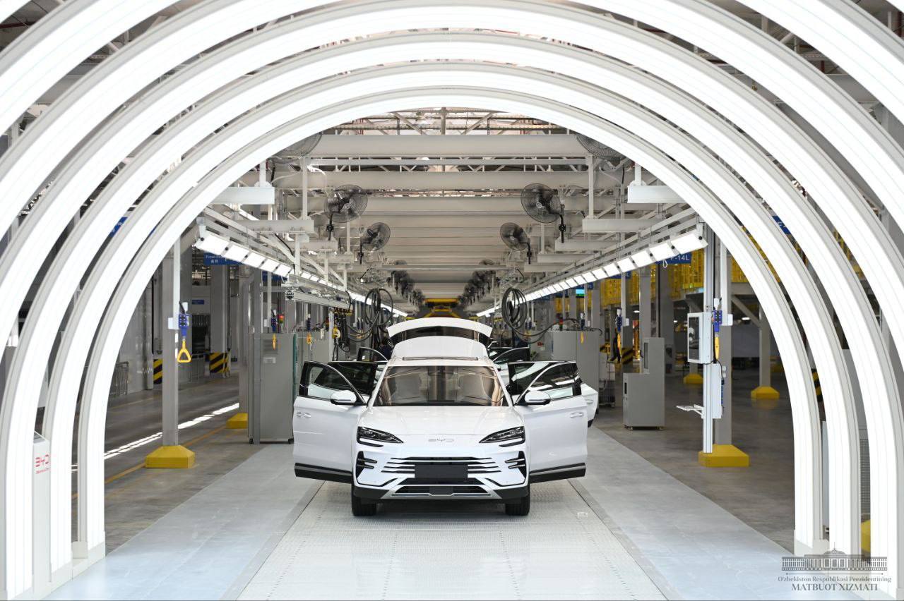 Запущено полноценное производство гибридов BYD в Узбекистане - 1 В Узбекистане началась CKD-сборка BYD Song Plus DM-i и BYD Chazor