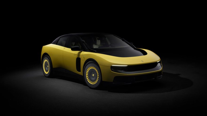 Ferrari показала свой первый электромобиль от легендарного дизайнера Apple - 4 Ferrari показала свой первый электромобиль от легендарного дизайнера Apple - 4