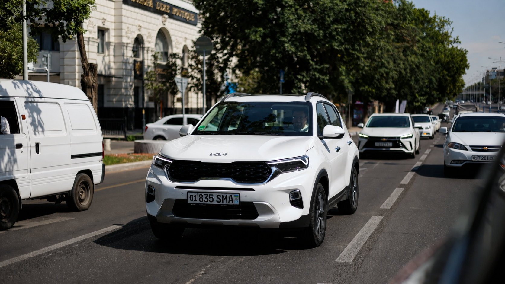 Kia Sonet yana arzonlashdi: narxi 179,9 mln so'mdan boshlanadi - 1