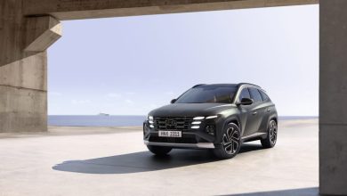 Hyundai Tucson в Узбекистане: цены, комплектации и характеристики - 9 Темно-серый обновленный Hyundai Tucson у моря, вид спереди-сбоку