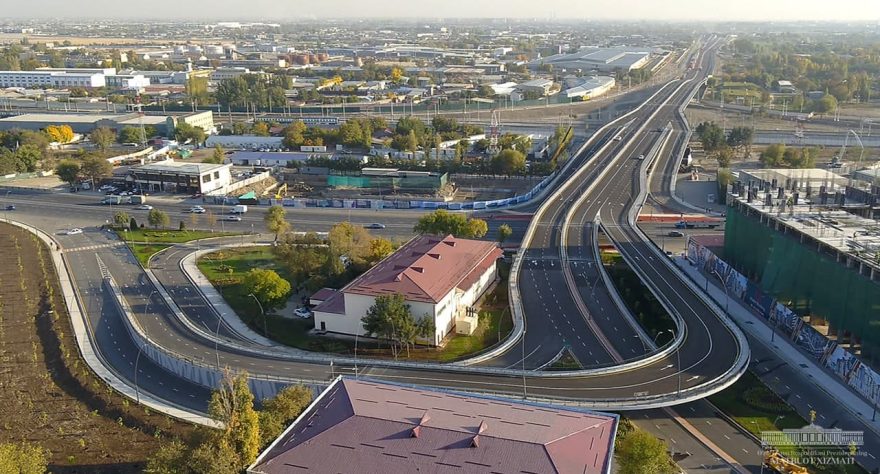 Съезды развязки у Ташкентской кольцевой автодороги, вид сверху