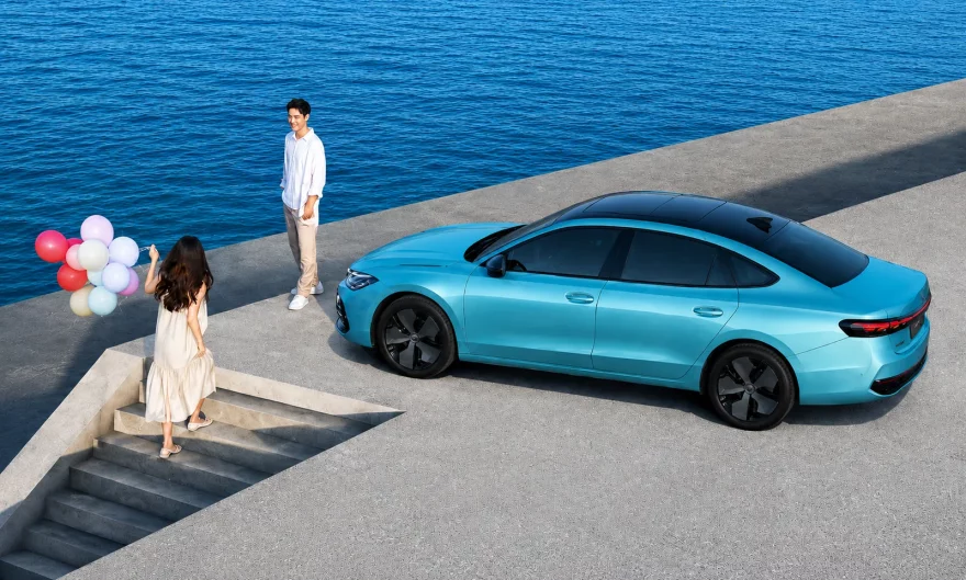 Volkswagen Passat Pro, вид сбоку